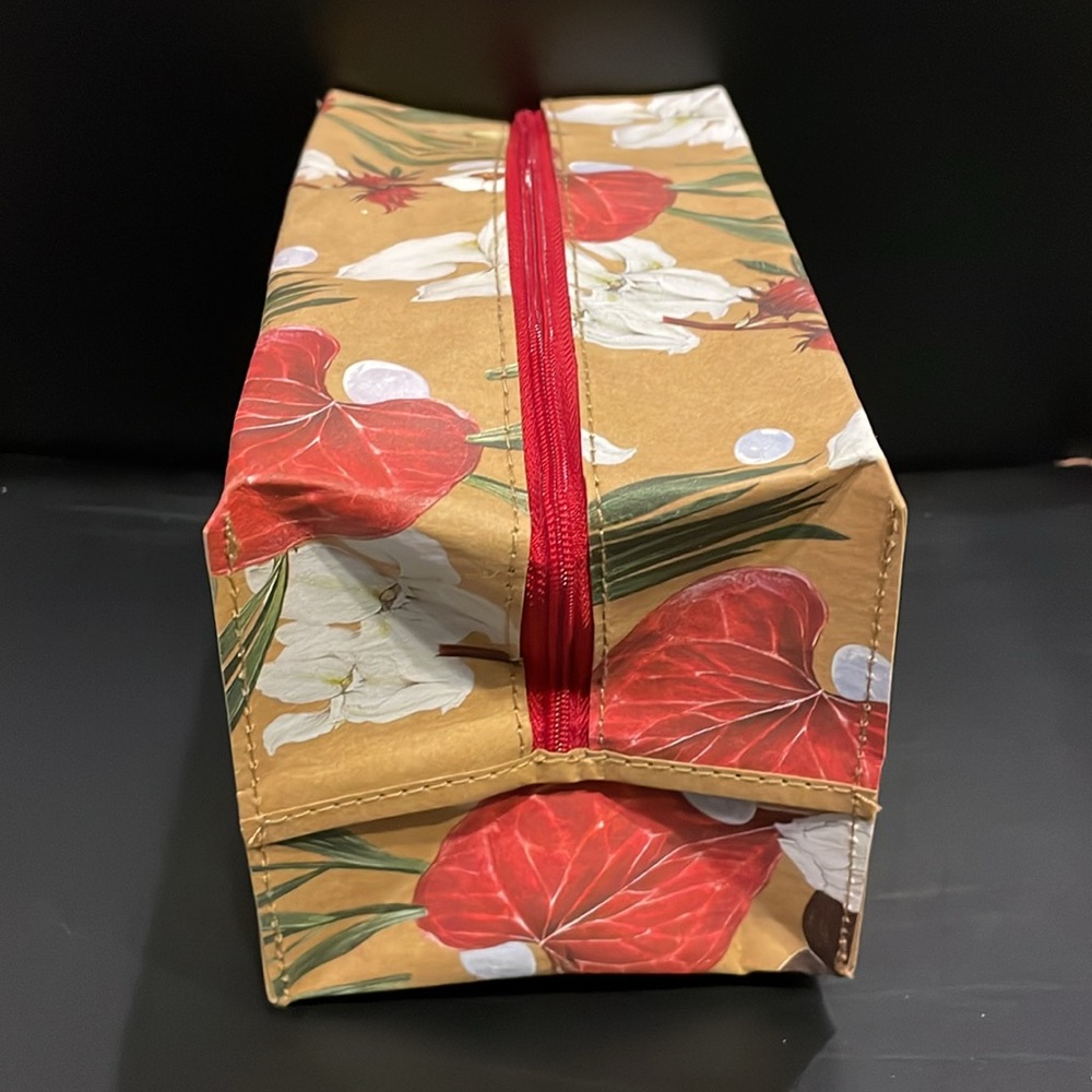 Brand New Shiseido Rectangular Paper Zippered Pouch - Picture 5 of 8